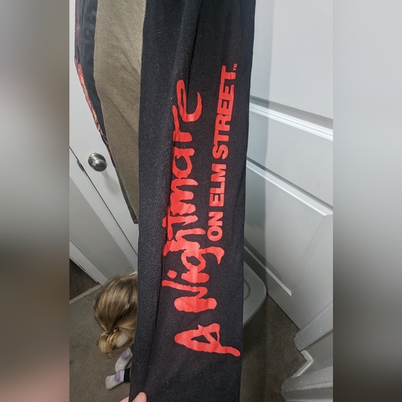 Nightmare on Elm Street long sleeved shirt men's size large - Picture 3 of 5